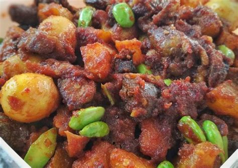 Dalam mengolah ati ampela, anda harus memastikan menggunakan bahan yang segar dan dicuci bersih sehingga tidak terasa amis. Resep Buat Sambal Goreng Kentang Ati Pete : Resep Sambal ...