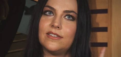 Evanescences Amy Lee On Becoming First Time Mother It
