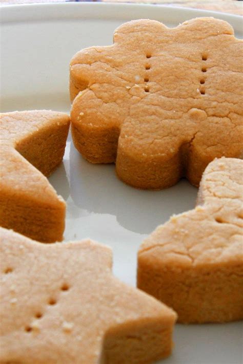 Christmas cookies or christmas biscuits are traditionally sugar cookies or biscuits (though other flavours may be used based on family traditions and individual preferences) cut into various shapes related to christmas. Scottish Shortbread IV | Recipe | Cookie recipes, Scottish shortbread cookies, Shortbread