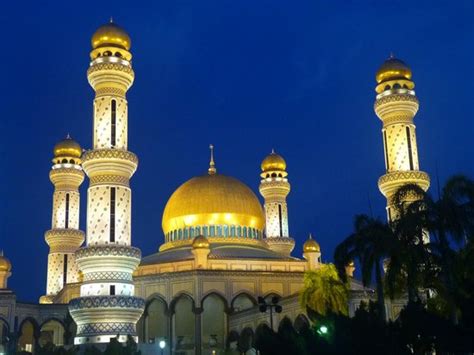 Largest Mosque In Brunei Review Of Jame Asr Hassanil Bolkiah Mosque