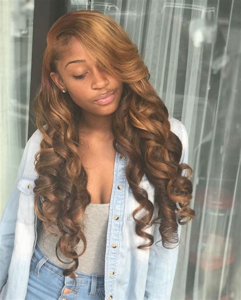⏪ Swipe Left ⏪ Side Part Sew In W Curls I Did Not Color This 😍😍 Text