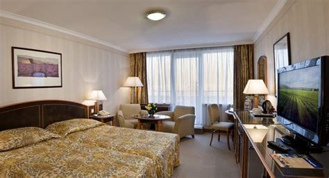 This video takes you through a virtual tour of the medical centre. Danubius Health Spa Resort Margitsziget****, Budapest
