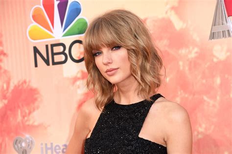 Taylor Swift 2015 Iheartradio Music Awards 44 Gotceleb