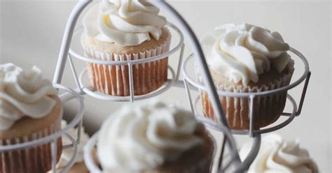 Do Frosted Cupcakes Need To Be Refrigerated Answered Baking Up Bliss