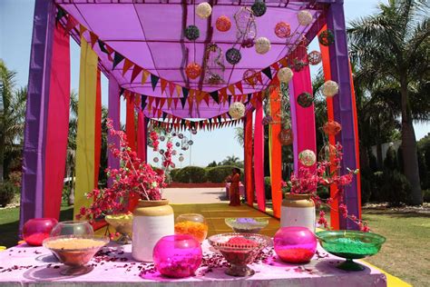 So you might be looking for a creative and unique way to set them up. Home Smiley: Decorate home with colors on Holi festival
