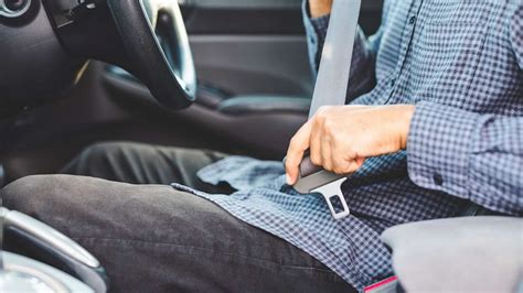 almost half of passengers killed in 2021 car crashes weren t wearing seat belts nhtsa abc news