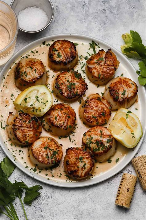How To Pan Sear Scallops Golden Crust Every Time Well Seasoned
