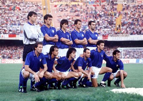 Il ministro giovanna melandri, il presidente della repubblica giorgio napolitano, il capitano della squadra fabio cannavaro e il c.t. Italia y Alemania: vidas paralelas en sus respectivos ...