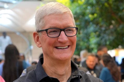 Apple Ceo Tim Cook Doesn T Like The Metaverse Entrepreneur