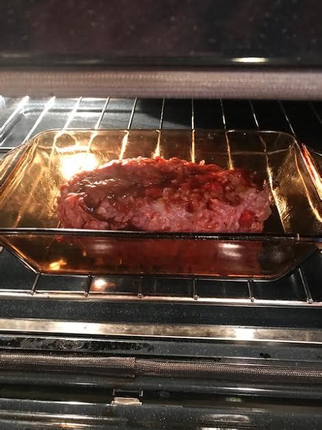 When roasting meat and poultry, set the oven temperature to 325 °f or higher. 6 Amish and Mennonite Meatloaf Recipes - Amish 365: Amish ...