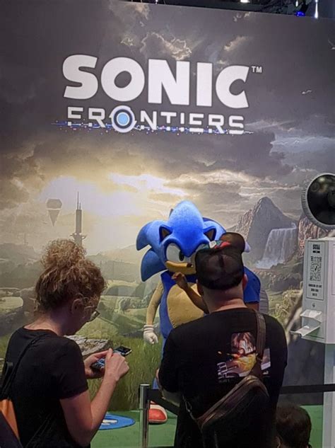 sonic the cosplayer on twitter rt ign holy f s look who just showed up at the sonic