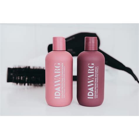 Ida warg moisture shampoo är ett extra fuktgivande och mjukgörande hårschampo med välgörande kokosolja. Köp Ida Warg Colour Protecting Shampoo 250 ml | Apohem