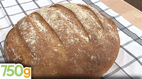 Pour commencer, regardez cette recette magique de simplicité. Recette du pain maison - 750g - YouTube