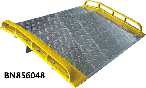 Heavy Duty Dock Plates Aluminum Dock Board With Steel Curb 15000 Lbs