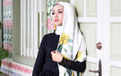 8,912 likes · 2 talking about this. 8 Foto Cantik Nadiyah Shahab, Bakal Isteri Ben Ali