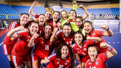 De chile femenino entrega de jinetas team chile U De Chile Femenino Vs : Fútbol femenino en Chile: entre ...