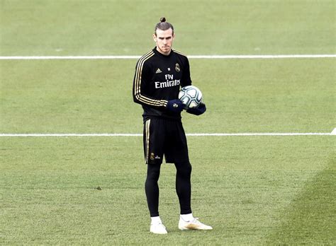 Best gareth bale golf memes! The hesitation of Gareth Bale with golf in Real Madrid ...