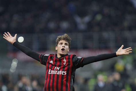 Nella conferenza stampa a coverciano, manuel locatelli ha parlato anche di mercato: San Siro ancora fatale per la Juventus: favola Locatelli ...