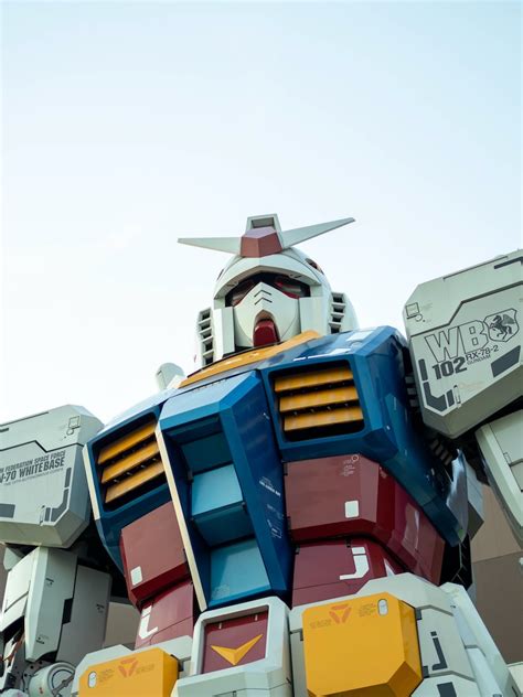 Japans 60 Foot Tall ‘gundam Robot Can Now Walk Kneel And Turn Its