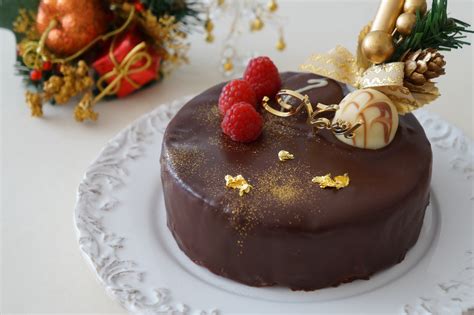 Préchauffer le four therm.6 (200°c).casser la tablette de chocolat dans un petit saladier. Gâteau au chocolat fourré aux framboises un gateau ...