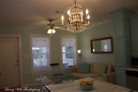 Myrtles Dream ~ A Vintage Beach Cottage Living With Thanksgiving