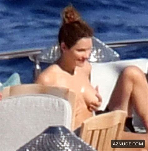 Katharine Mcphee And David Foster Are Tanning It Up On Their Yacht Out On A Honeymoon In Capri