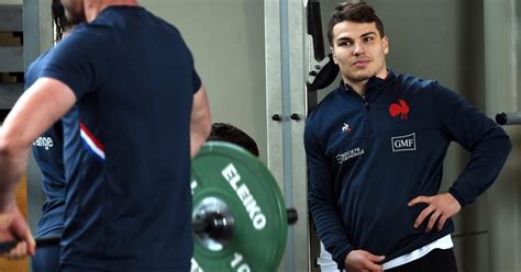 Trois grands joueurs étrangers jugent le niveau de classe mondiale du demi de mêlée des bleus antoine dupont. How France star Antoine Dupont was very nearly lost to ...