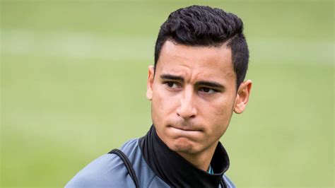 Ancienne chanson de el ghazi en 1966. El Ghazi voor een maand naar Jong Ajax verbannen | NOS