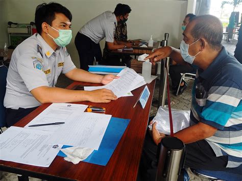 Bersedia dicalonkan sebagai ketua rw 014 pada pemilihan ketua rw 014 perumahan mustika. DKI Lacak Pemudik tanpa Surat Izin - Metro - koran.tempo.co