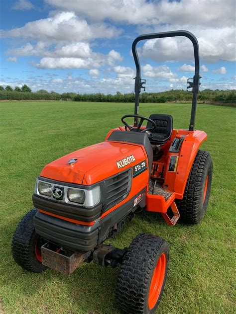 Commercial Mowers Kubota St35 4wd Diesel Compact Tractor