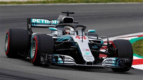 Homem fica emocionado após recuperar visão. Fórmula 1 - Confira o grid de largada do GP da Espanha