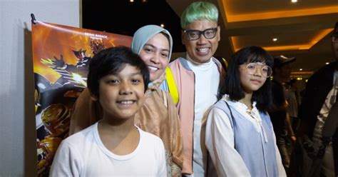 Nah berikut 10 foto penampakan rumah mewah baru milik uya kuya yang brilio.net kumpulkan dari akun media. Lebaran di New York, Uya Kuya Bakal Serbu Opor Gratis di KBRI : Okezone Celebrity