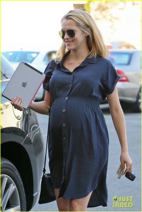 Teresa Palmer Looks Like Could Give Birth Any Day Now Photo 3053367 Pregnant Celebrities