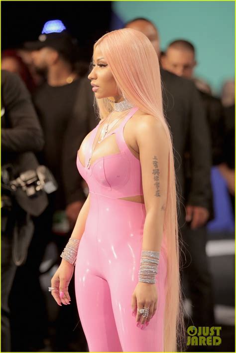 Nicki Minaj Wears Pink Latex Bodysuit To Mtv Vmas 2017 Photo 3946631