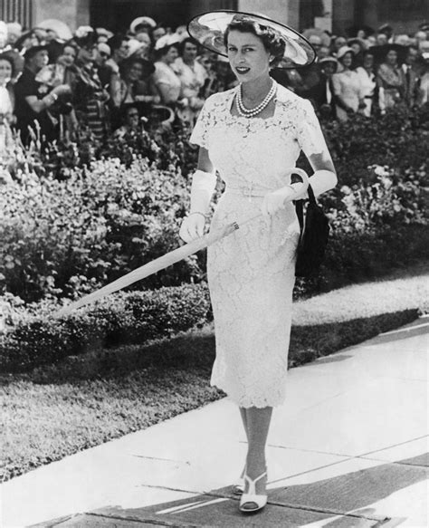 Queen Elizabeths Most Iconic Style Moments — Royal Fashion