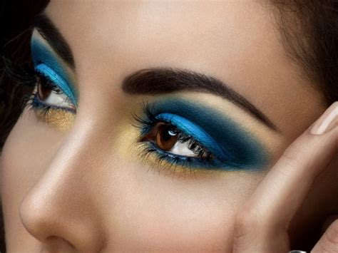 From sheer washes of color or an update to the classic smoky eyes, these are the best eyeshadows. Best Eyeshadows for Brown Eyes|