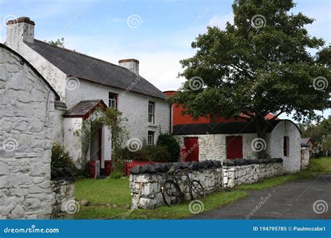 Irish Farmhouse Whitewashed Stock Image Image Of Home Garden 194795785