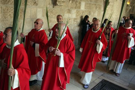 Hundreds Embark On Palm Sunday Pilgrimage To Jerusalem The Times Of