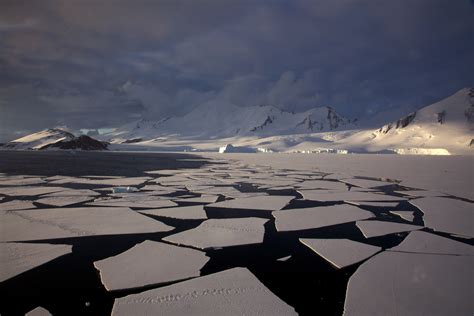 Fileantarctic Mountains Pack Ice And Ice Floes Wikimedia Commons