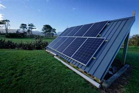 Solar Panels for Off-Grid Living: Reviewing Battery Storage Solutions