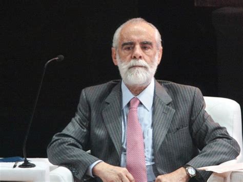 Es muy sencillo, que fernández de cevallos aclare si es cierto o no que fue abogado de jugos del valle, que diga si es cierto o no, como luego de que el presidente andrés manuel lópez obrador (amlo) se negó a reunirse con diego fernández de cevallos, vicente fox le pidió que no le sacara. Ayudo en la crisis si me lo piden: Diego Fernández de Cevallos