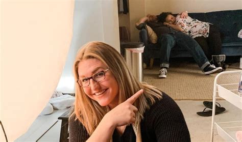 Fotografka se rozhodla zachytit tento okamžik Mladí rodiče usnuli
