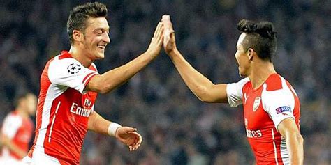 Konuyla ilgili detayları a spor muhabiri ahmet selim kul aktardı. Debut di Arsenal Berjalan Mulus, Alexis Sanchez Dipuji ...
