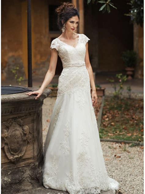 Trova una vasta selezione di abito da sposa vintage a prezzi vantaggiosi su ebay. Abito da Sposa online ricamato con scollo a V e maniche ...