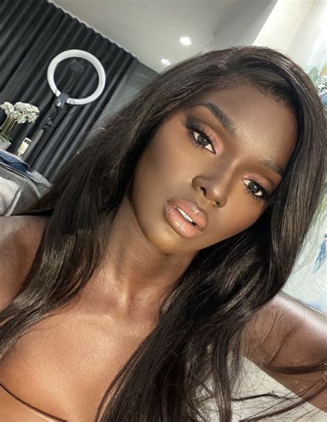 🦋 Duckie Thot Romantic Makeup Ducky Red Lipsticks Sunkissed Passion For Fashion Black