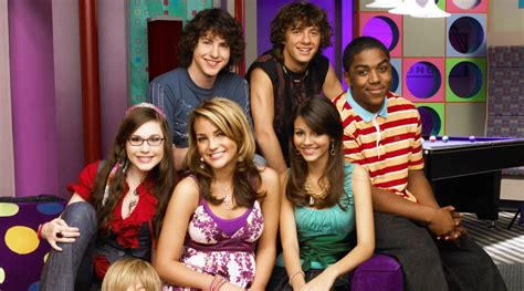 Zoey 102 Cast First Look Plot And Everything We Know What To Watch