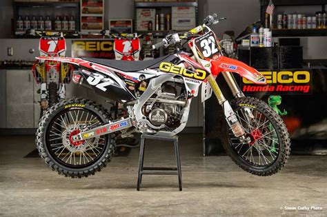 Ken roczen and justin brayton prepare for the 2020 supercross season for team honda hrc. Racing Cafè: Honda CRF-R Team Honda Geico - Supercross USA ...