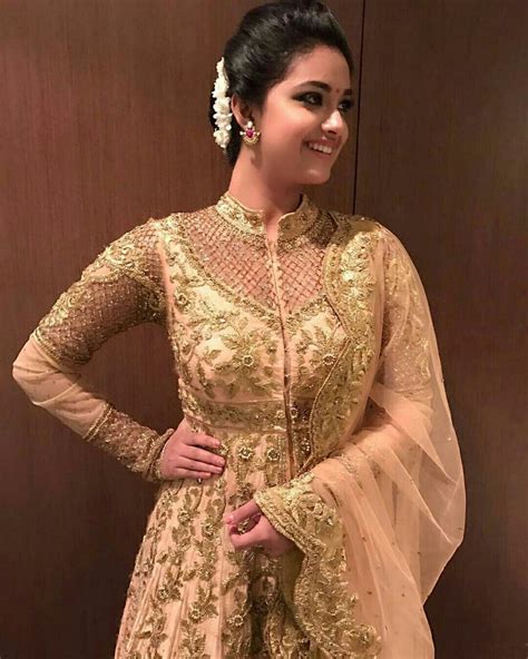 Keerthi Suresh Elegant Saree Dresses Fashion
