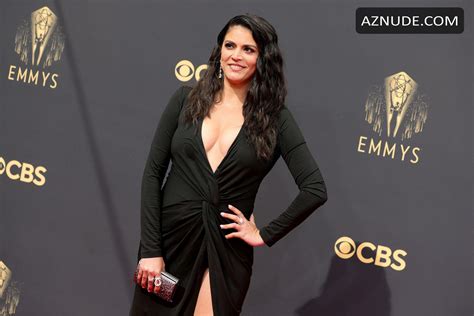 Pictures Showing For Cecily Strong Tits Mypornarchive Net