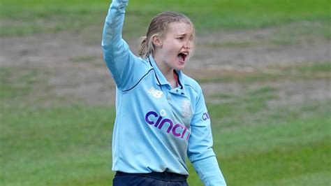 Womens Ashes England Include Charlie Dean After Impressive Start To